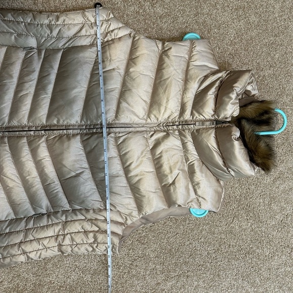Talbots 'NWT' Metallic Down Puffer Vest With Detachable Faux Fur Collar Size L - Picture 7 of 13